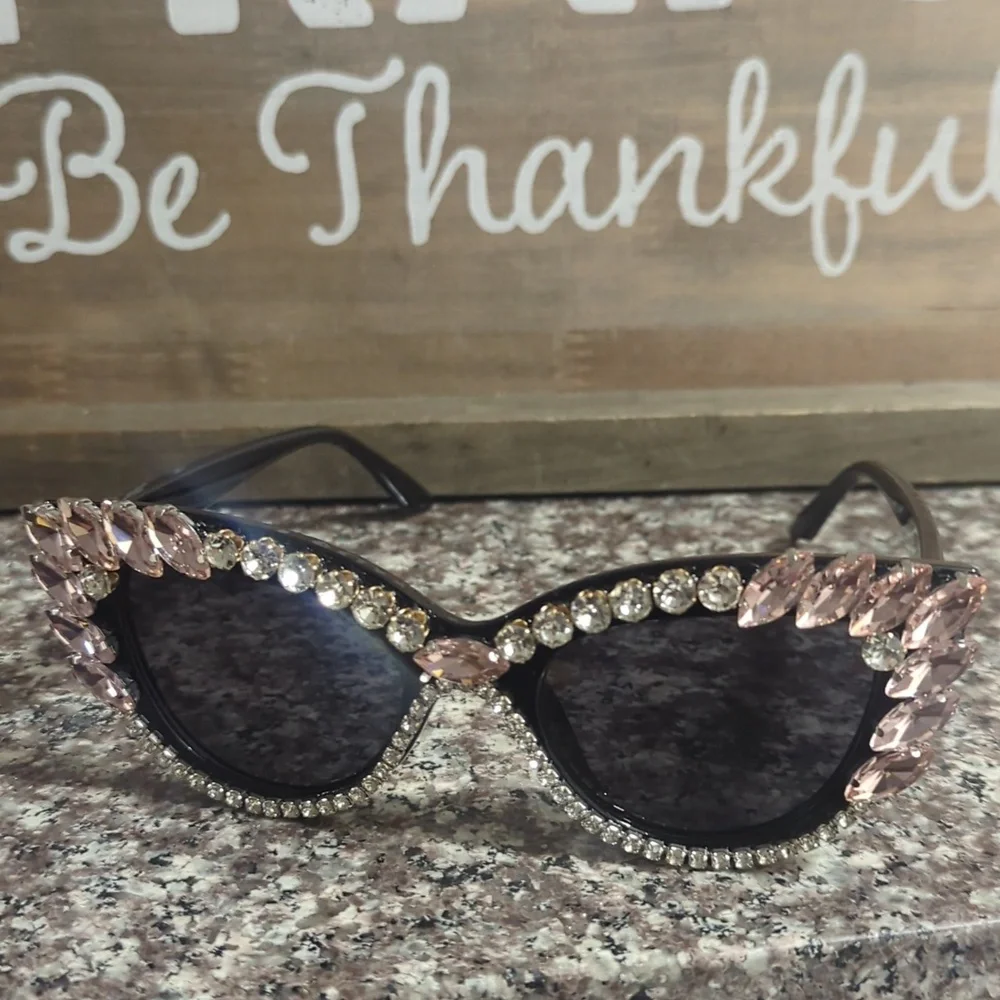 Retro Cateye Sunglasses NWOT - Picture 3 of 3